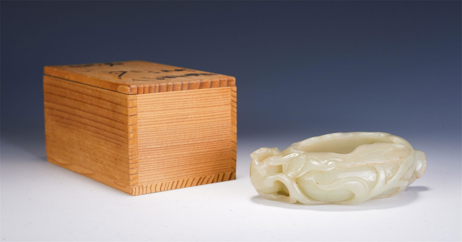 A CHINESE CARVING WHITE JADE BRUSH WASHER (1 of 9)