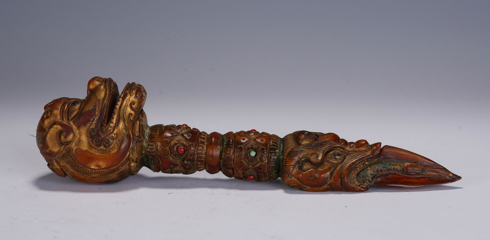 A CHINESE WOOD LACQUER GOLD BUDDHIST UTENSILS (1 of 12)