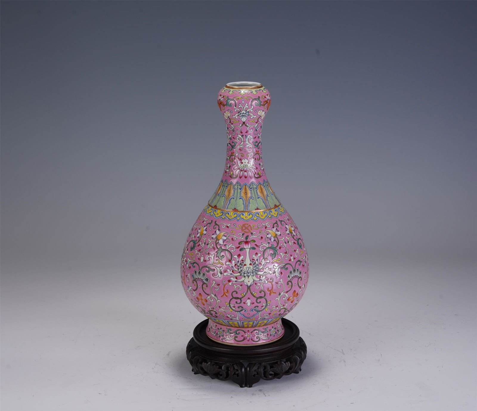 A CHINESE FAMILLE ROSE BAOXIANG FLOWERS PATTERN: 14x28.5 cm.