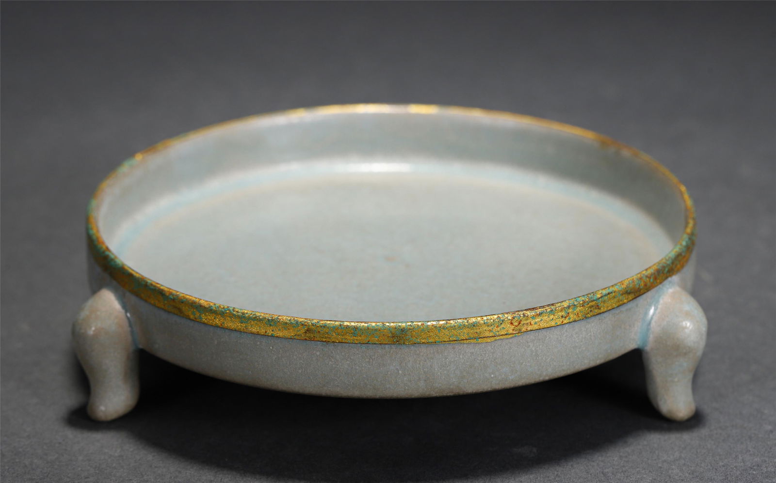 A CHINESE RU TYPE GLAZED PORCELAIN TRIPOD BRUSH WASHER (1 of 8)