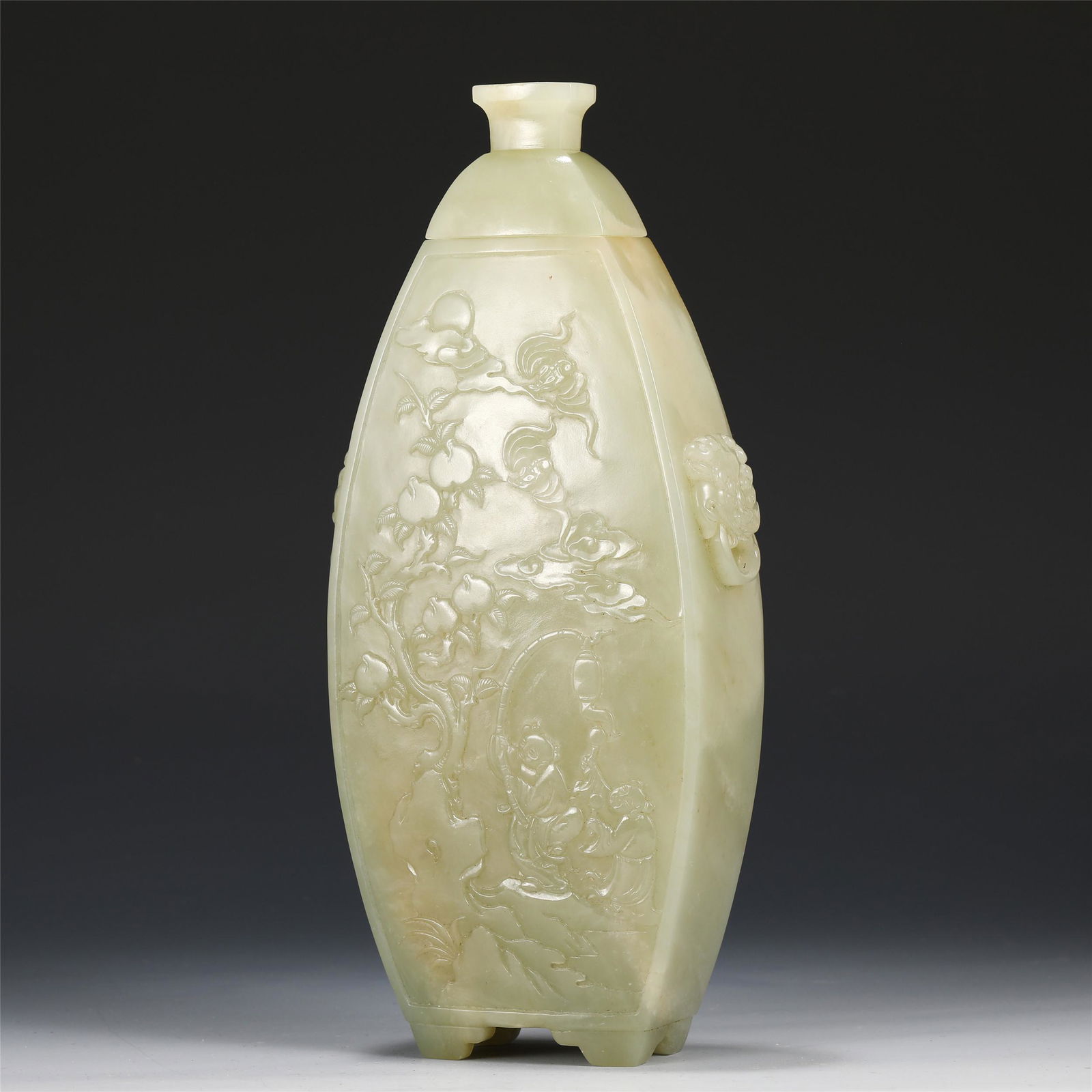 A CHINESE JADE VASE (1 of 10)