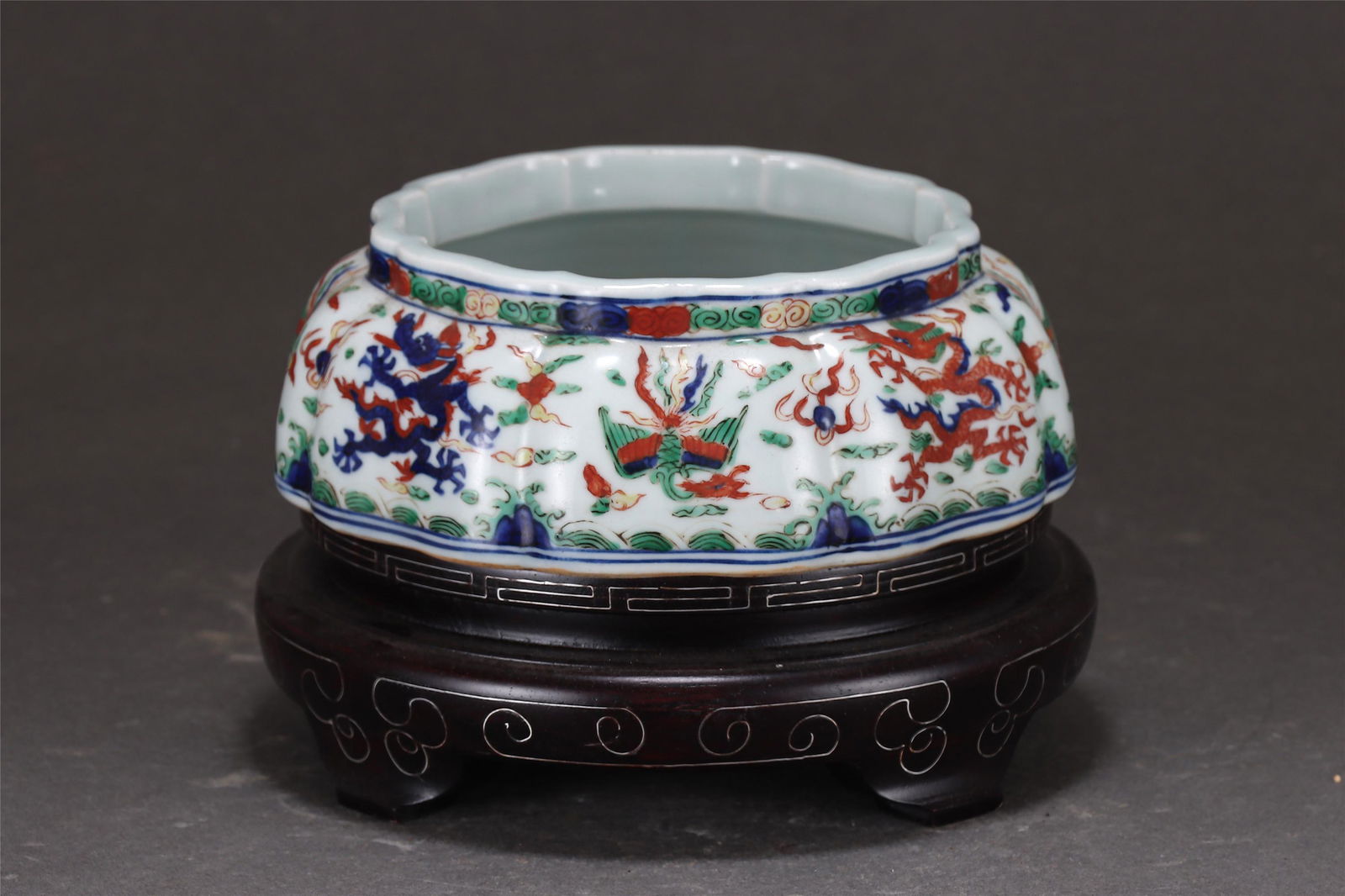 A CHINESE WUCAI DRAGON PHOENIX PORCELAIN WASHER (1 of 7)