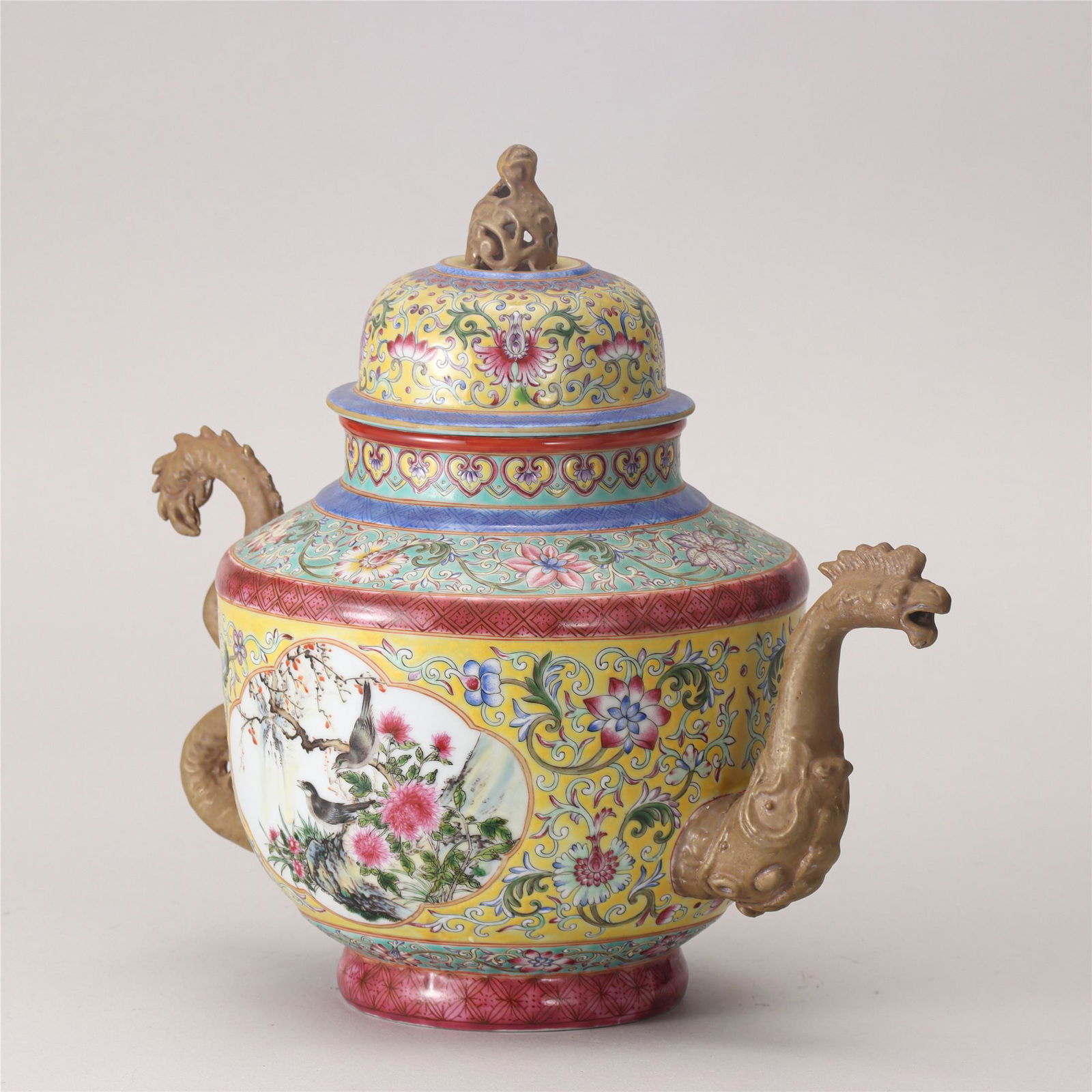 A CHINESE FAMILLE ROSE PORCELAIN PHOENIX HEAD EWER (1 of 10)