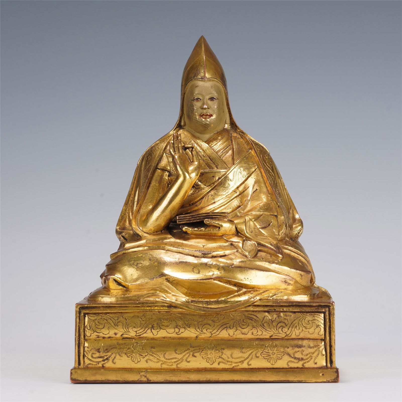 A CHINESE BRONZE GILT GURU STATUE (1 of 10)