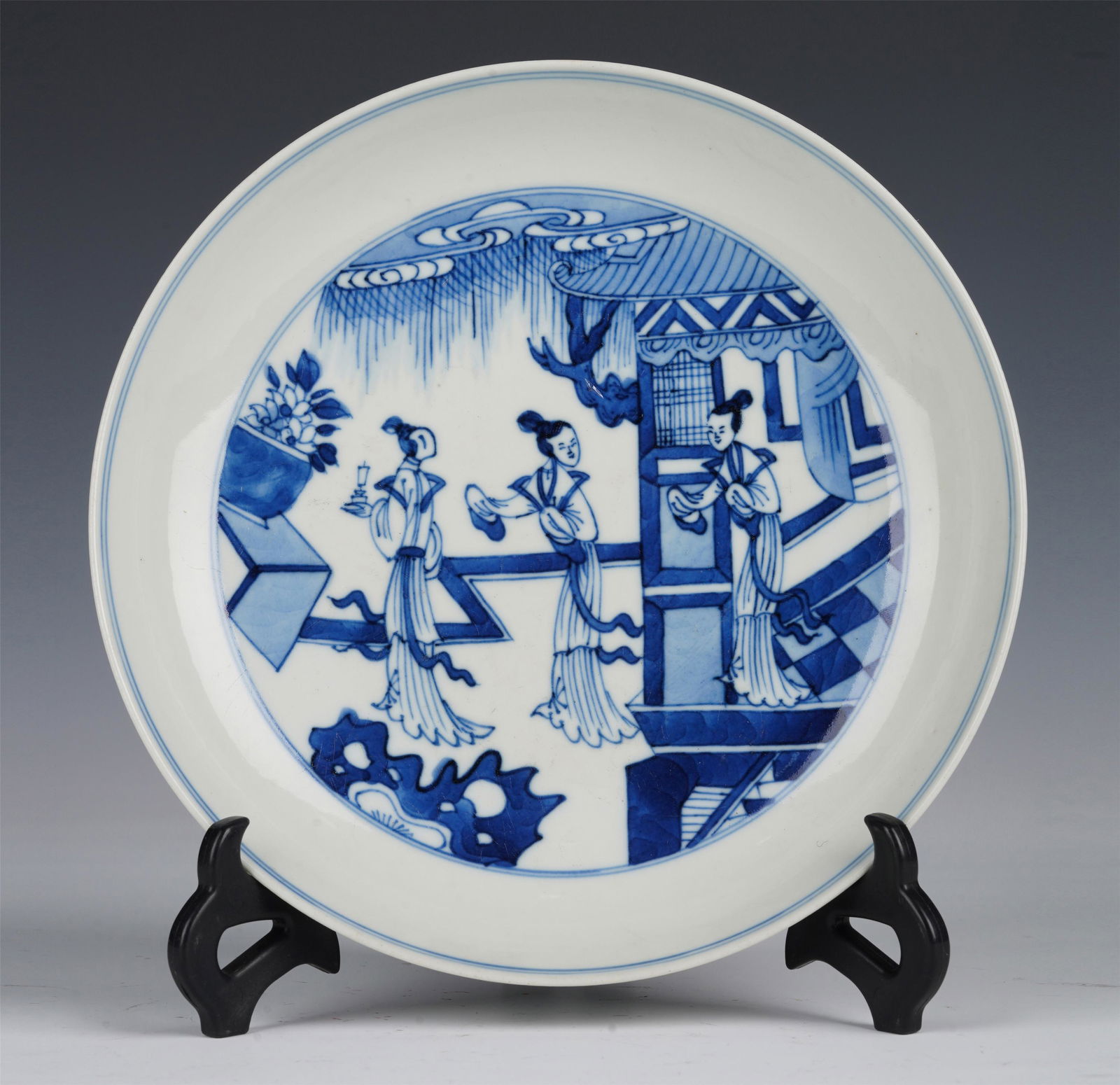 A BLUE AND WHITE PORCELAIN FIGURES DISH (1 of 7)