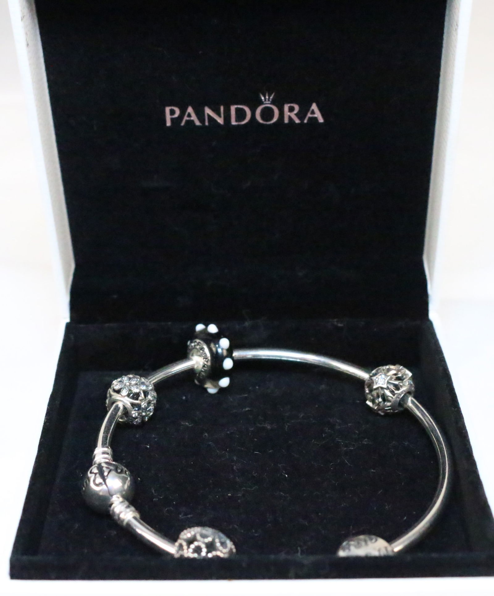 Pandora moments chain clasp one in a on sale million bangle