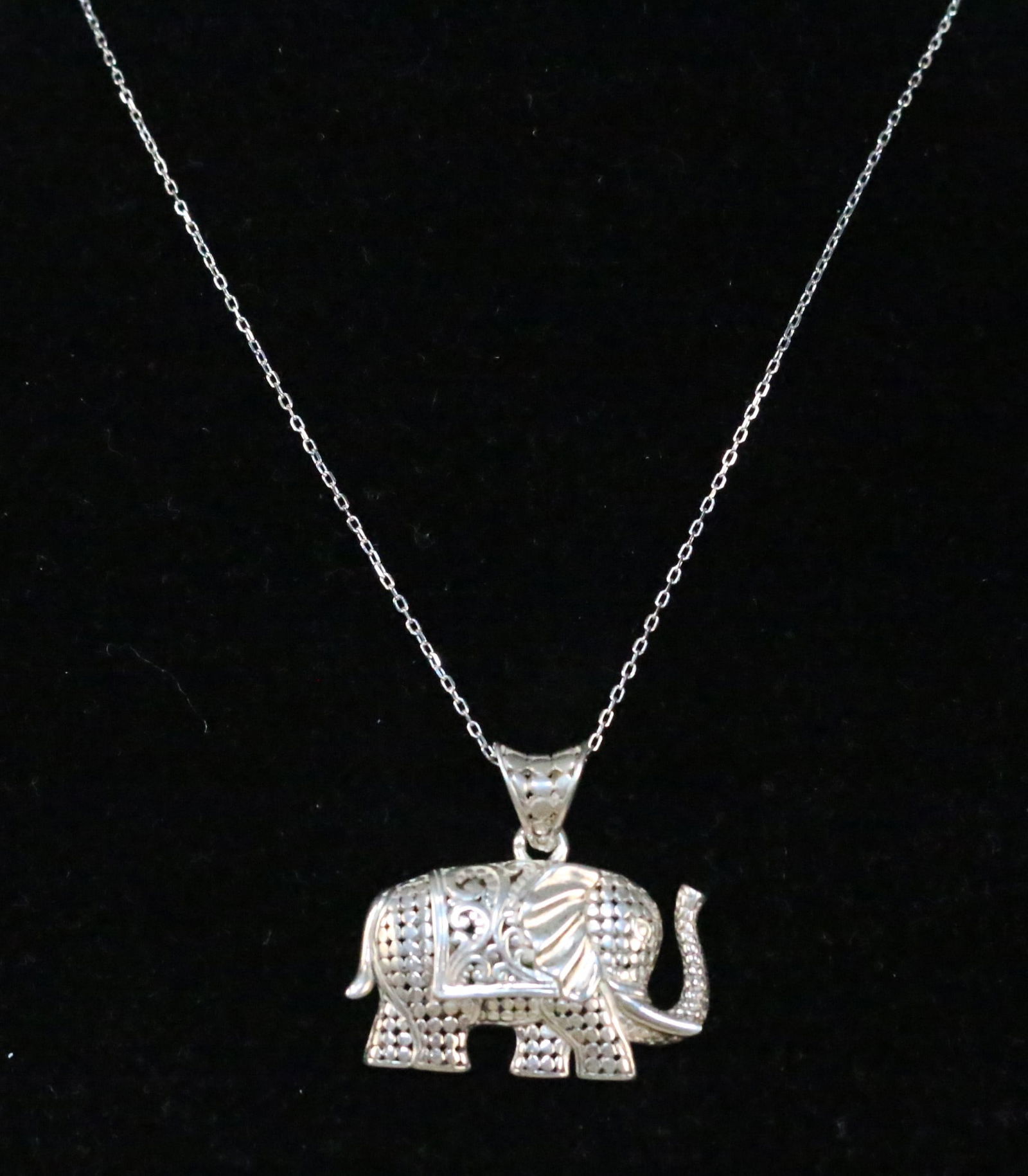 Sterling silver large elephant pendant necklace (1 of 5)