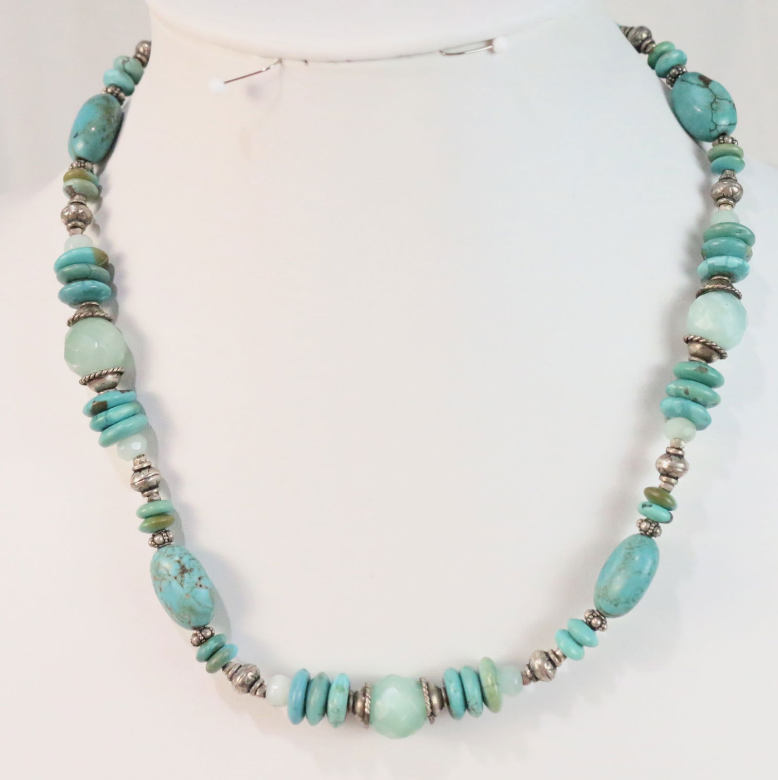 Sterling Silver Native American Southwest Turquoise necklace (1 of 4)