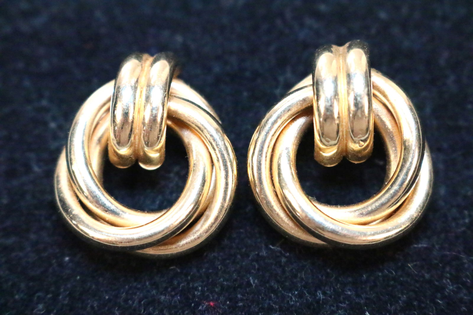 14KT gold large knot door knocker earrings. 7.3 grams (1 of 4)