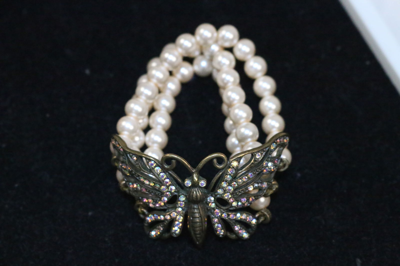 Heidi Daus natural color Pearl Butterfly stretch bracelet (1 of 5)