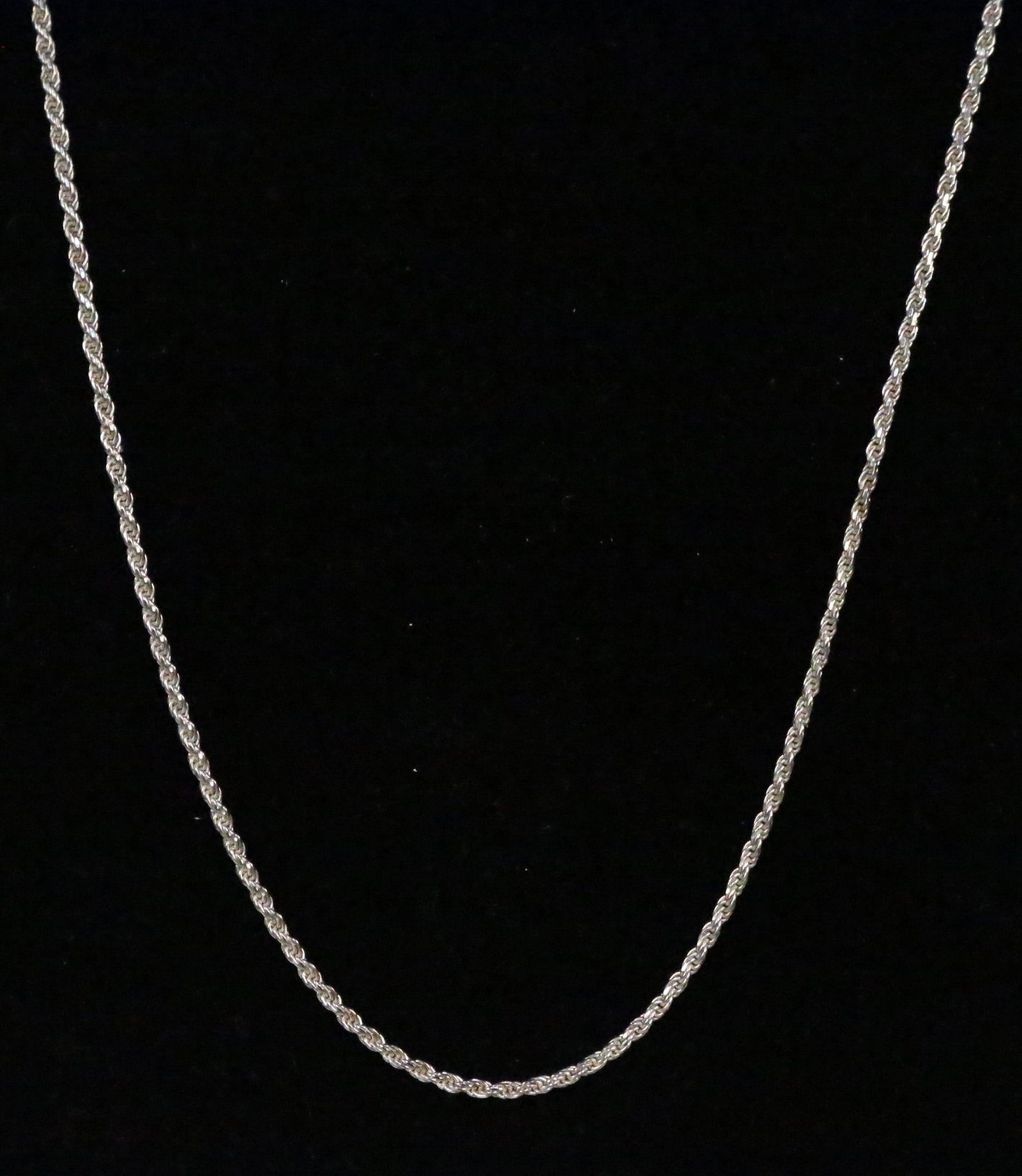 Sterling Silver Solid rope chain 30": Weighs 13.6 grams. 30" long Measures: 2mm thick Great condition.