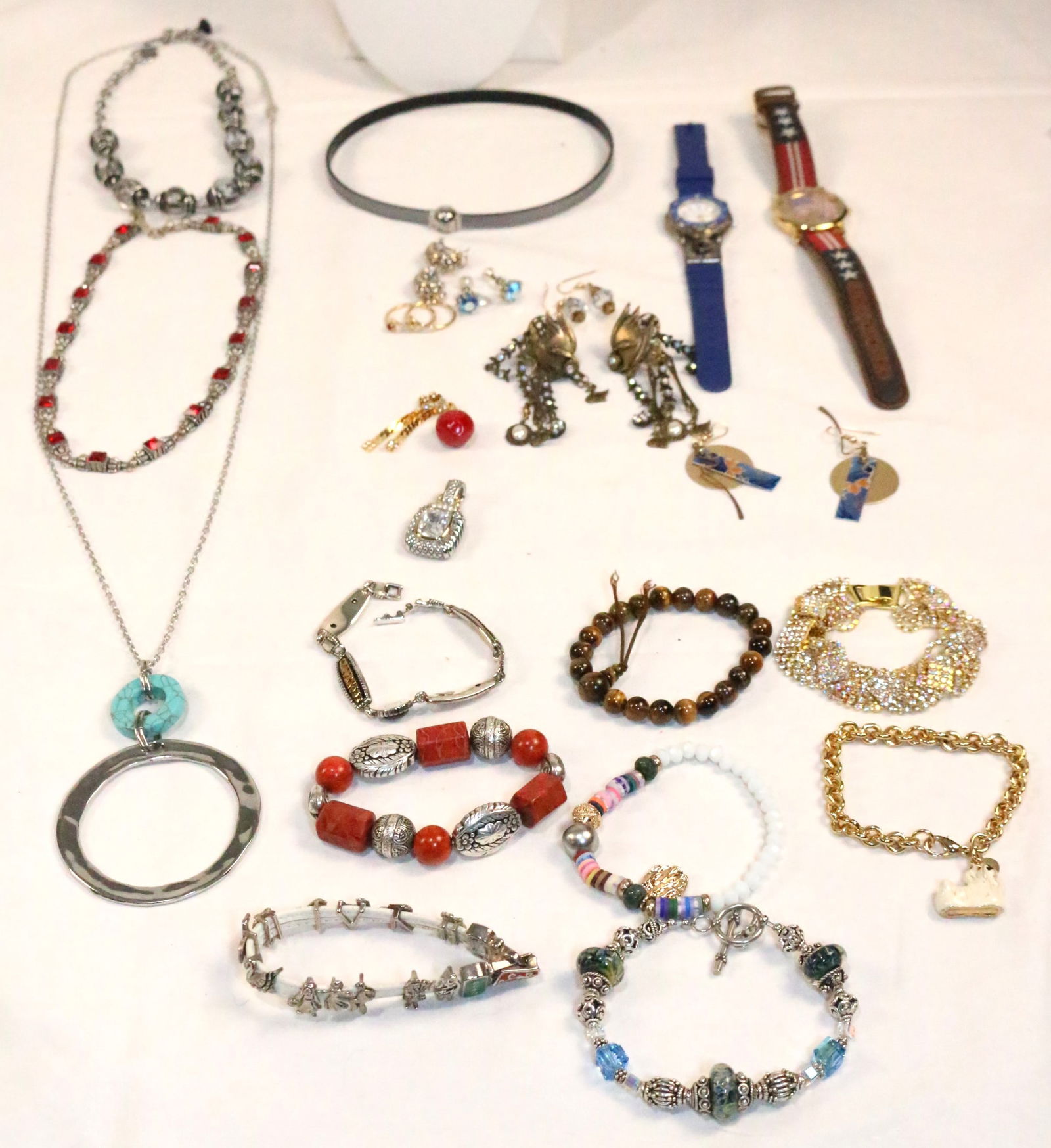 Large Lot of vintage costume & designer jewelry Some NEW (1 of 11)