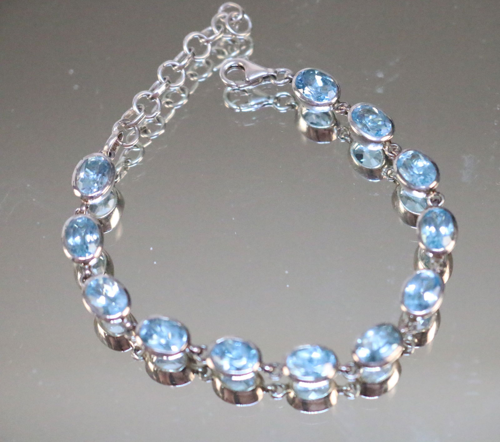 Sterling Silver 12 carats Aquamarine Bracelet (1 of 3)