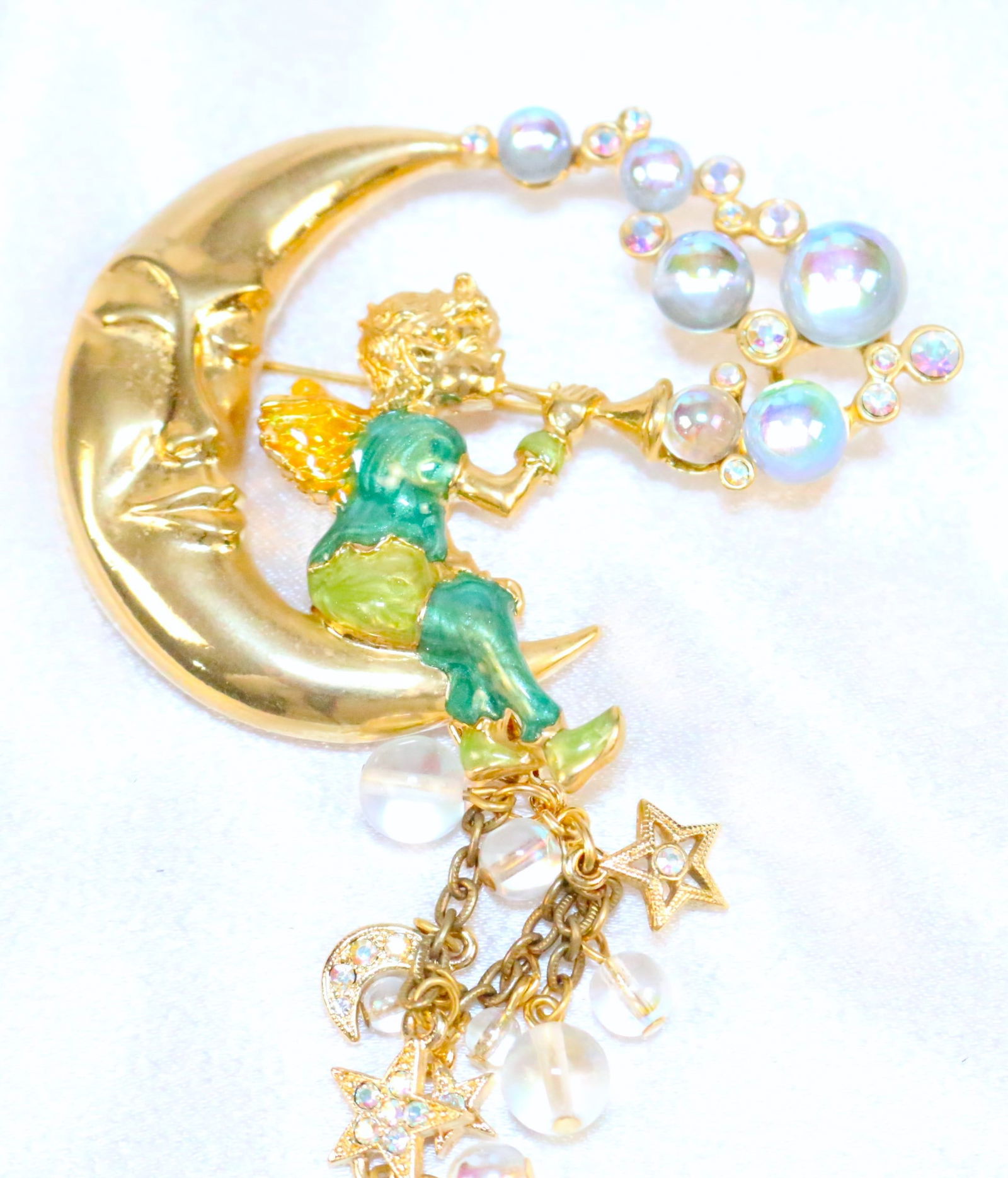 Kirks Folly Large Gold tone Pipedream fairy cherub blowing bubble brooch. (1 of 3)