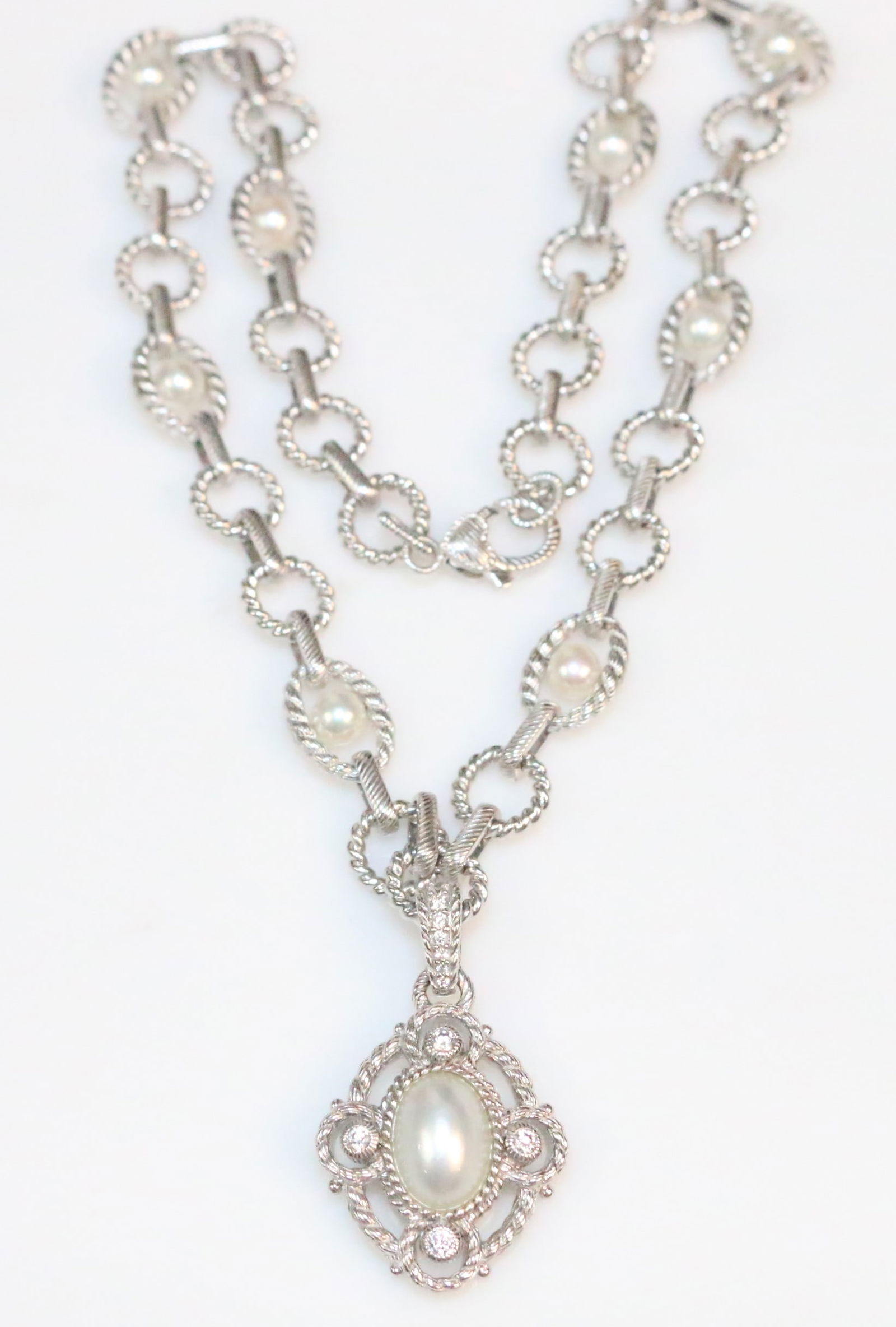 LIKE NEW Judith Ripka Sterling Silver Pearl Diamonique pendant necklace set. (1 of 6)