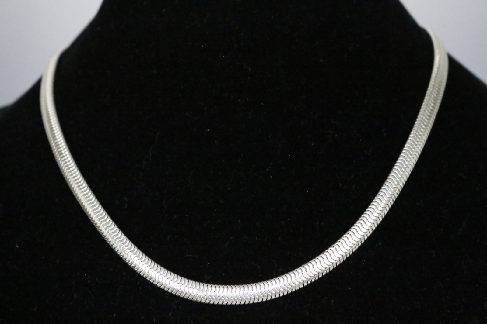 Sterling Silver Italy Solid Snake Chain Necklace 18" 6mm x 3mm (1 of 3)