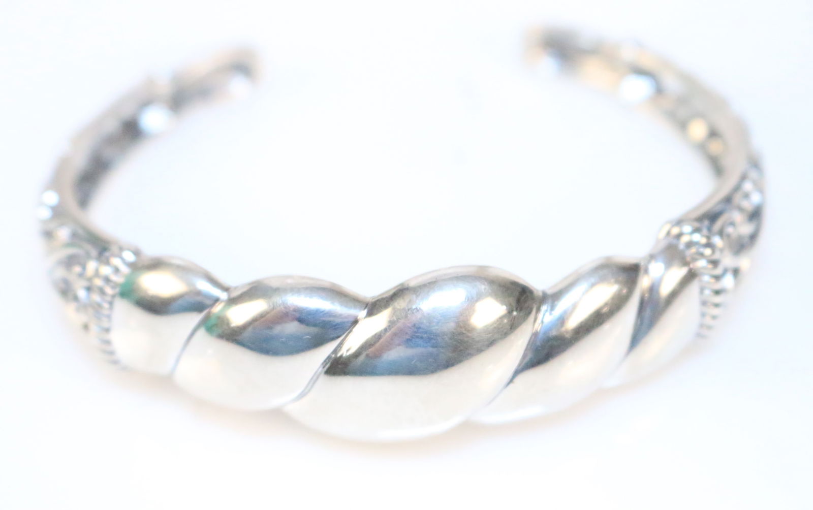 Brand NEW Carolyn Pollack Sterling Silver Statement Scroll Wide Bracelet in the Box. MATCHES LOT 227 (1 of 5)