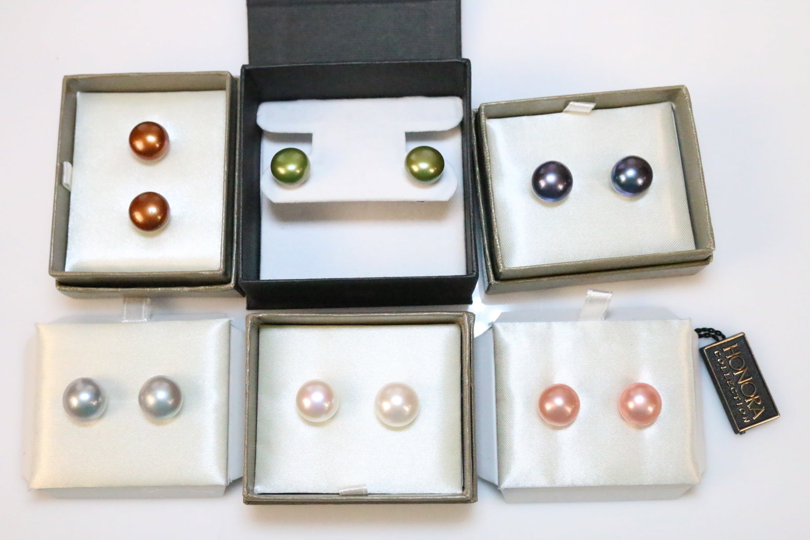 Lot of 7 pair BRAND NEW HONORA Freshwater Culture pearl earrings with boxes. (1 of 3)