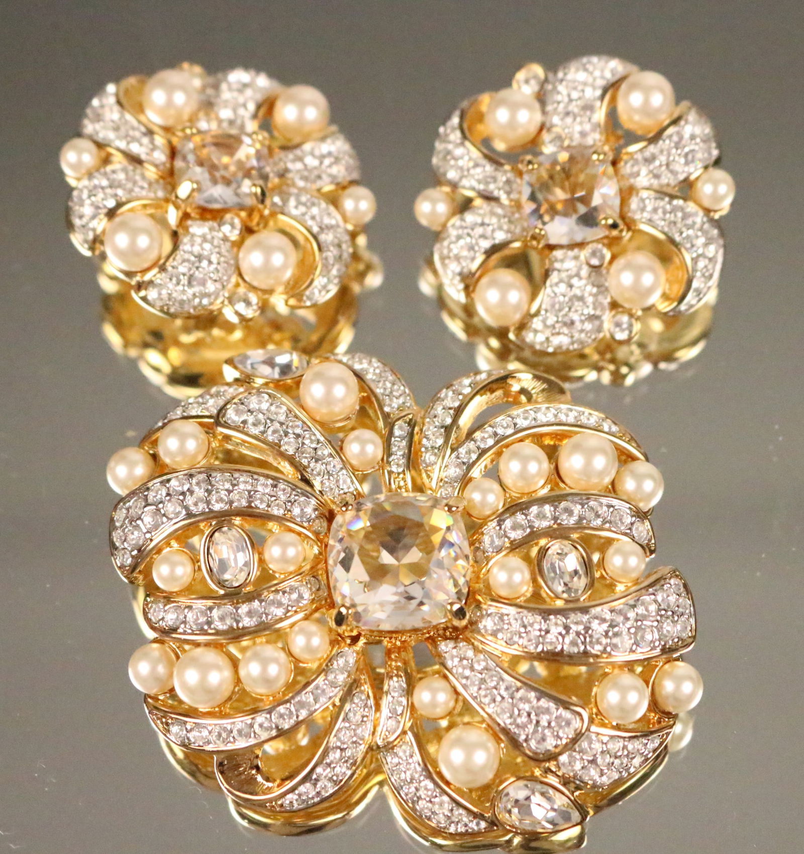 RARE NEW Vintage Swarovski Jewelers Collection Huge Pearl Crystal Bow Brooch & Earrings Set (1 of 5)
