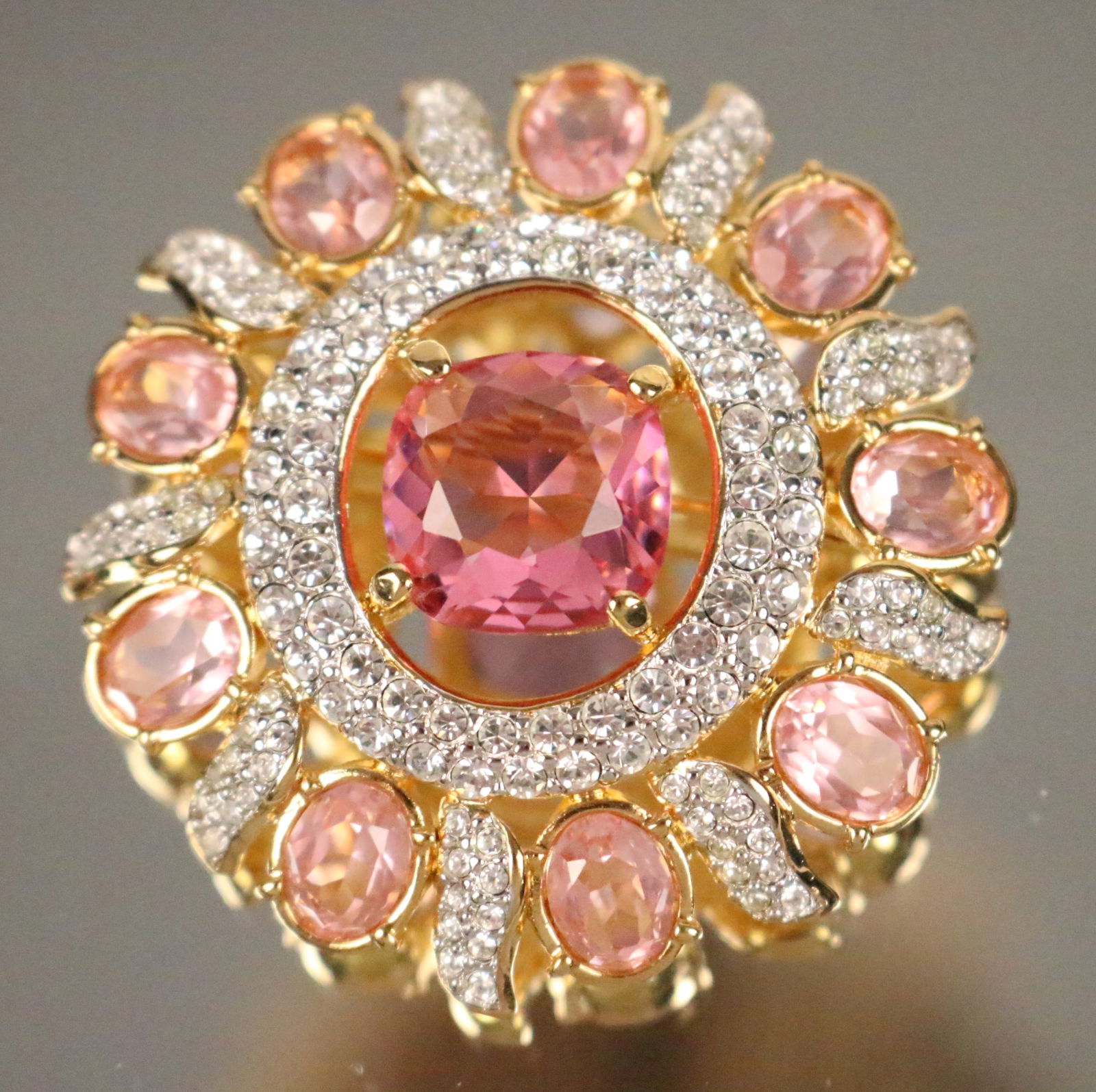 RARE NEW Vintage Swarovski Jewelers Collection  Large Pink Clear Crystal Round Brooch (1 of 2)