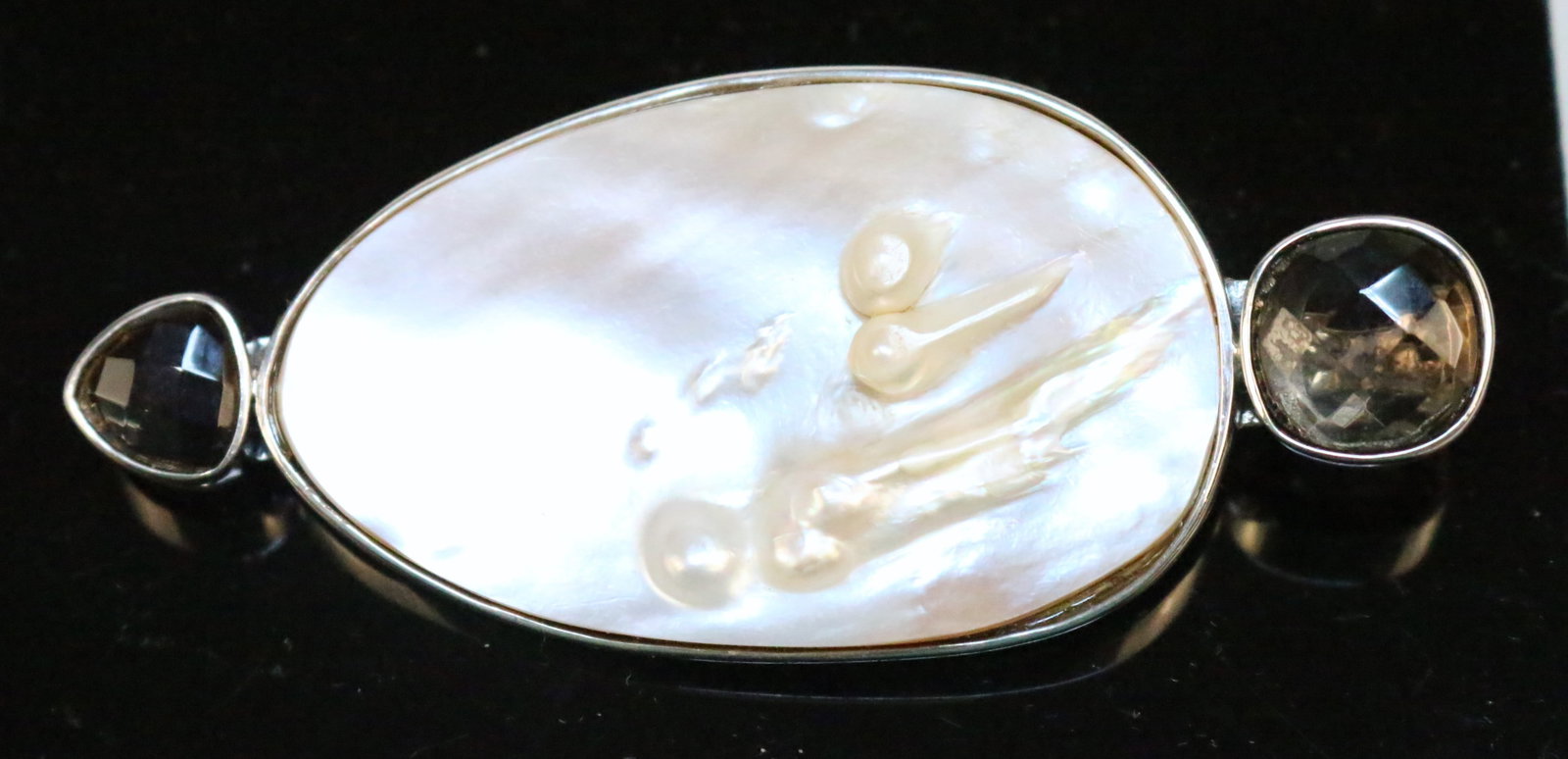 HUGE Amy Kahn Russell Blister pearl Topaz Sterling Silver Brooch pendant: FABULOUS 2-1/2" blister Mother of pearl in a 2-5/8" long setting including 2 additional topaz gemstones x 1-1/wide. Long pin brooch back and opening hinged clasp locking for pendant wear. STAMPED 925 