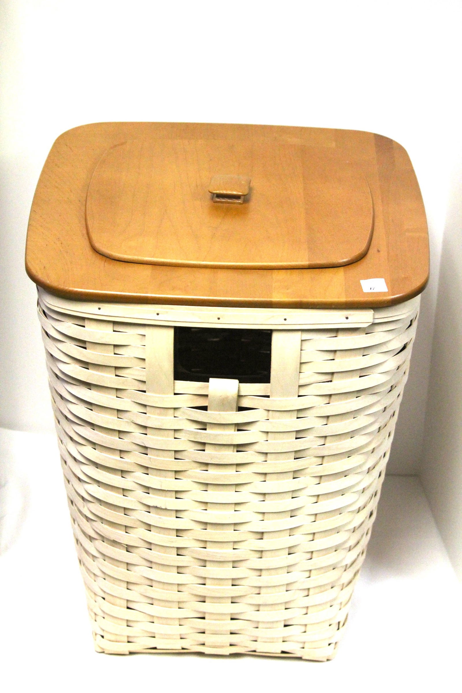 Longaberger 2015 Whitewashed Hamper Basket with lid and liner (1 of 4)