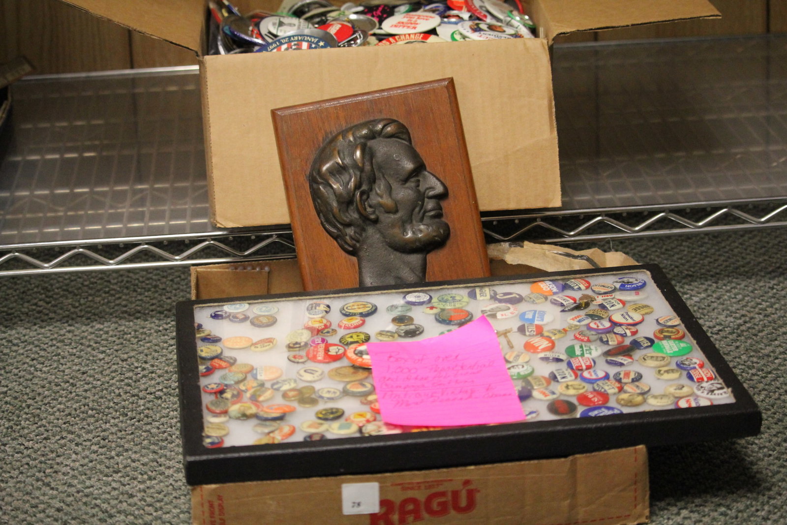 MASSIVE Lot of  over 1,000 Presidential & Campaign Buttons, Antique Lincoln Bronze, Ryker case (1 of 6)