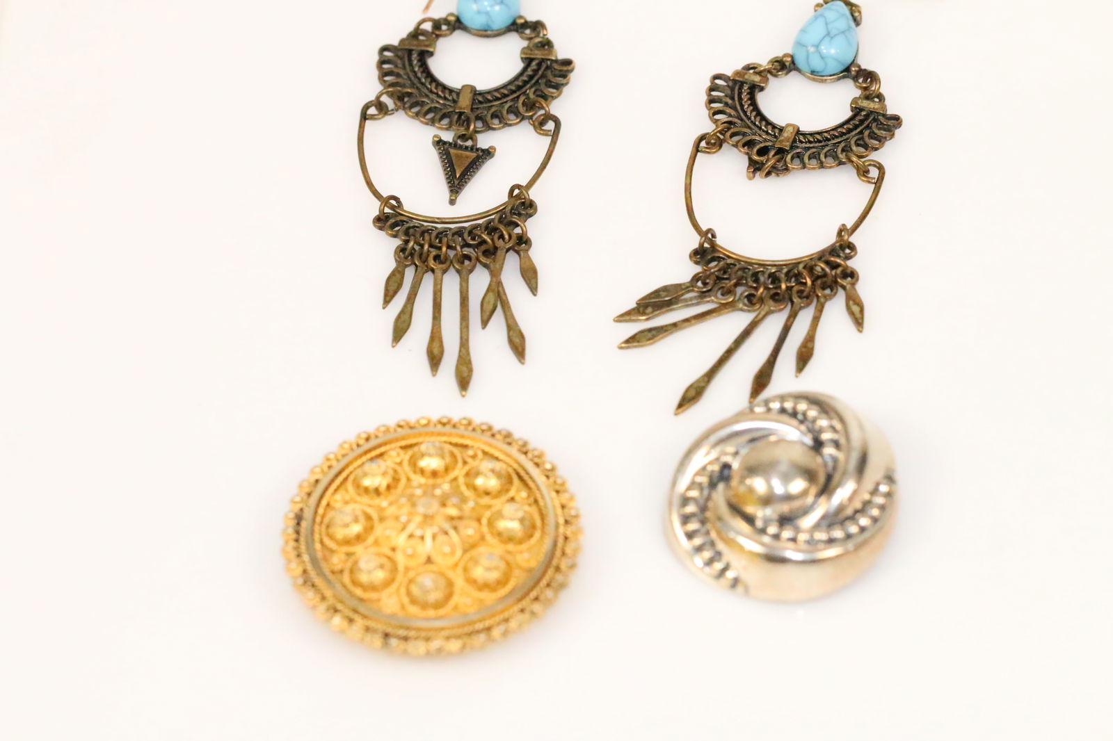 Vintage lot 2 of Brooches. BEAU Sterling Silver & Gold wash filigree brooch and earrings lot (1 of 5)