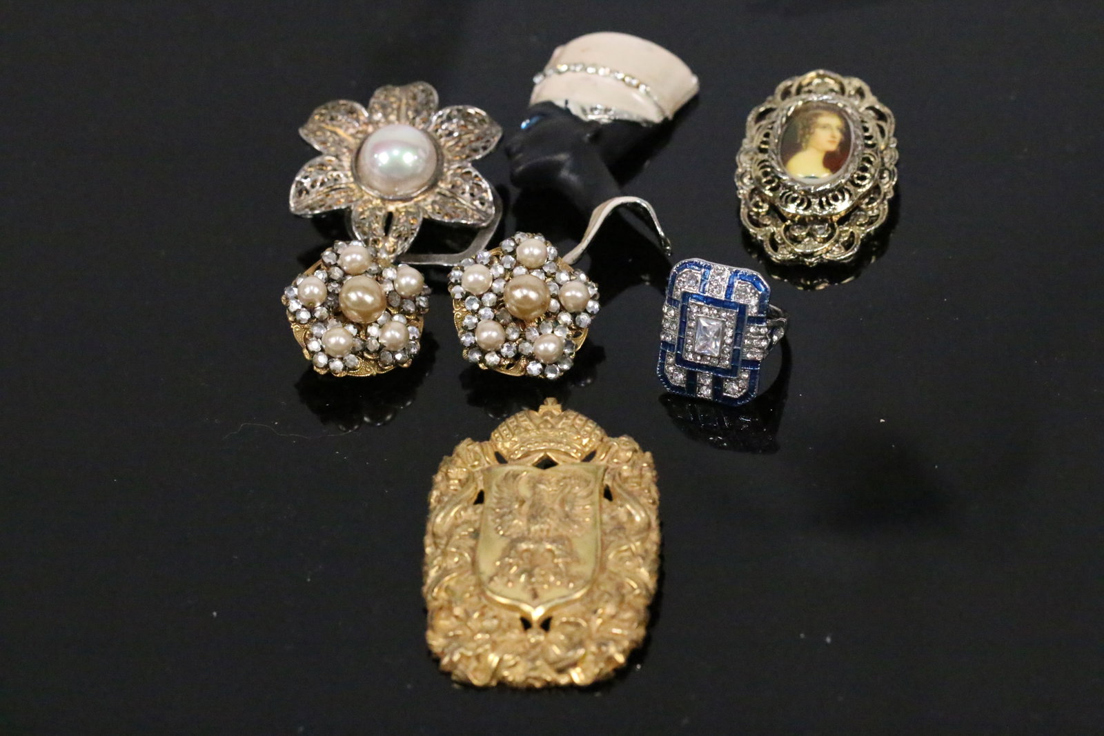 7 piece lot of Vintage Earrings, clip, brooches and ring including Miriam Haskell & Hattie Carnegie (1 of 4)