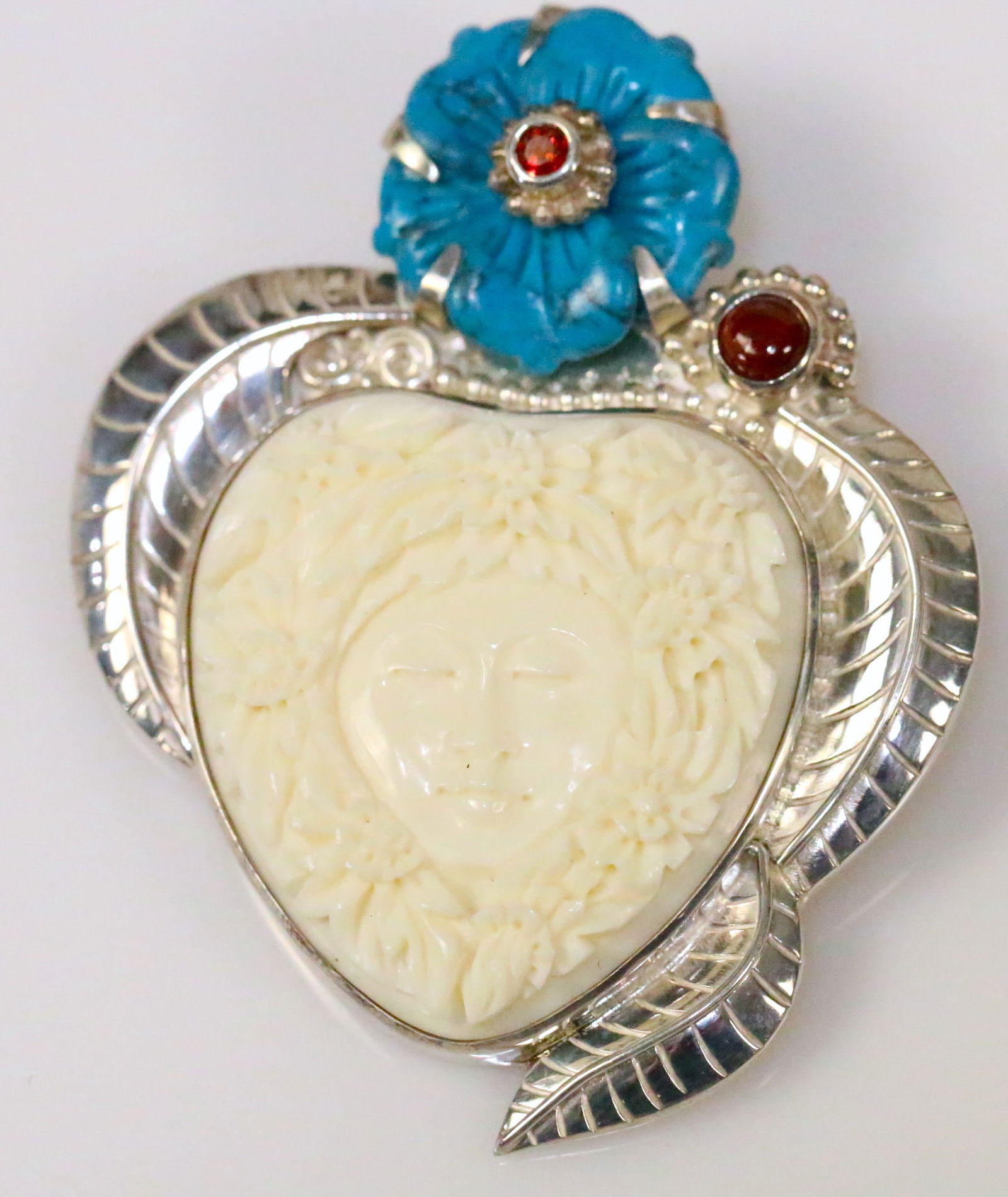 Gorgeous Sajen Goddess Carved Turquoise Sterling Silver Heart Gemstone Brooch Pendant (1 of 4)