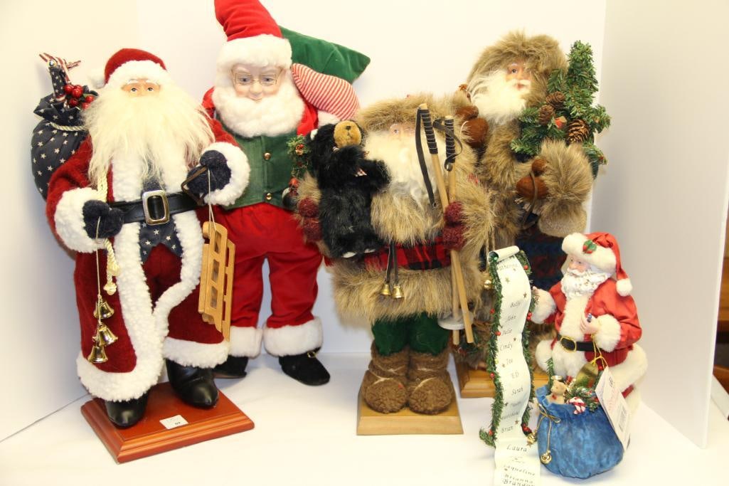 Lot of 5 Christmas Santa Clauses (1 of 6)