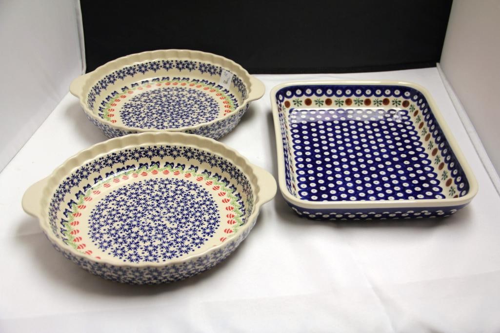 New Lot of 3 Polish Pottery Christmas Pattern Stoneware Boleslawiec Pie Plates and Baking dish (1 of 5)
