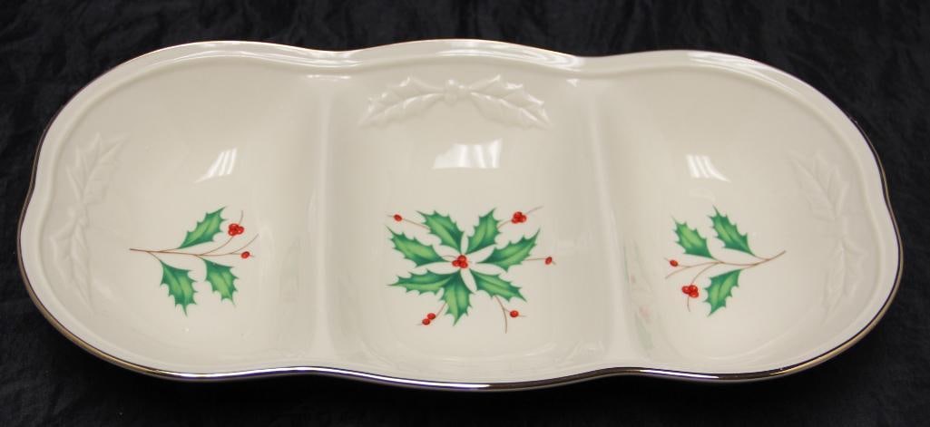2 Lenox Holiday CHRISTMAS Divided Servers NEW IN THE ORIGINAL BOX (1 of 4)