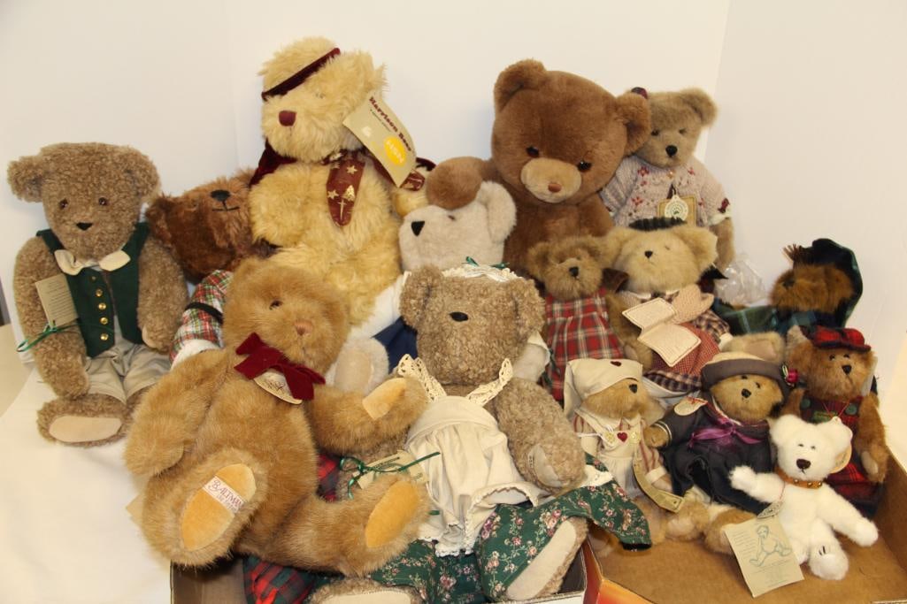 Large Lot of Teddy Bears  BOYDS, GUND, VERMONT TEDDY (1 of 4)