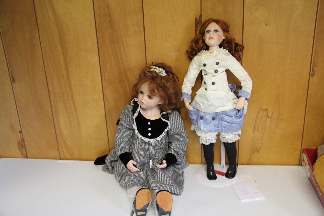 Lot of 2 large porcelain dolls (1 of 4)