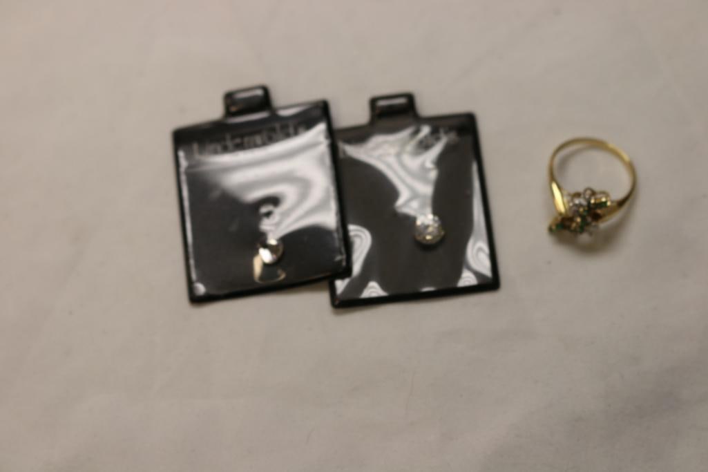 14kt Emerald and sapphire ring size 7.75 plus 2 loose CZ: Stamped 14kt PIL