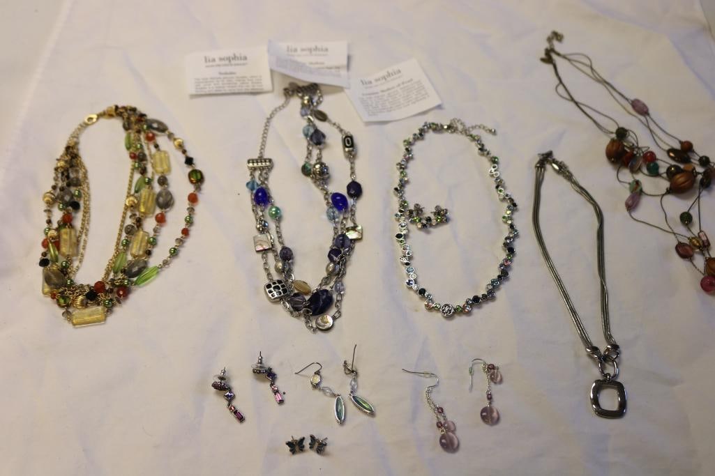Large 9 Piece Lot of Vintage Retro Costume Jewelry Lia Sophia brand.  (1 of 14)