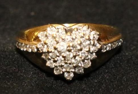 10kt Gold diamond heart ring 6.35 grams (1 of 4)