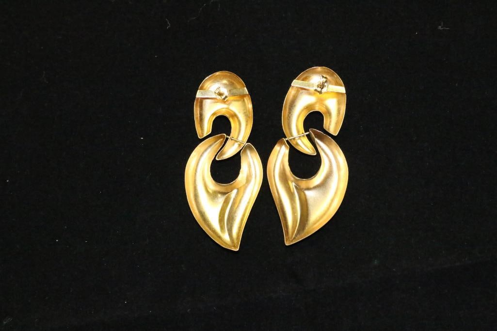 14kt gold drop pierced earrings 5.31 grams  (1 of 3)