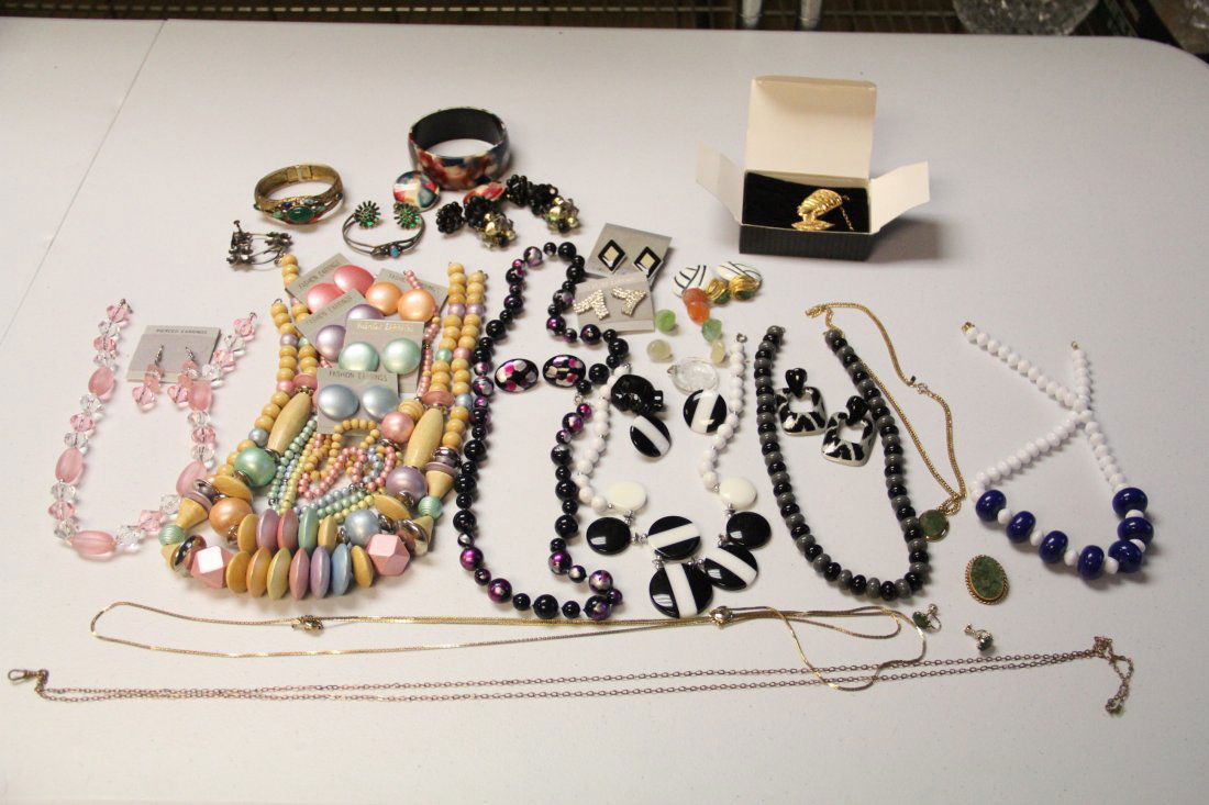 Large lot of Vintage Pastel wood and plastic jewelry sets, STERLING, Native (1 of 8)