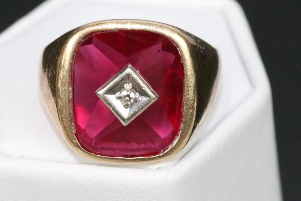 10 Kt Gold diamond Synthetic ruby ring Size 9.25 (1 of 6)