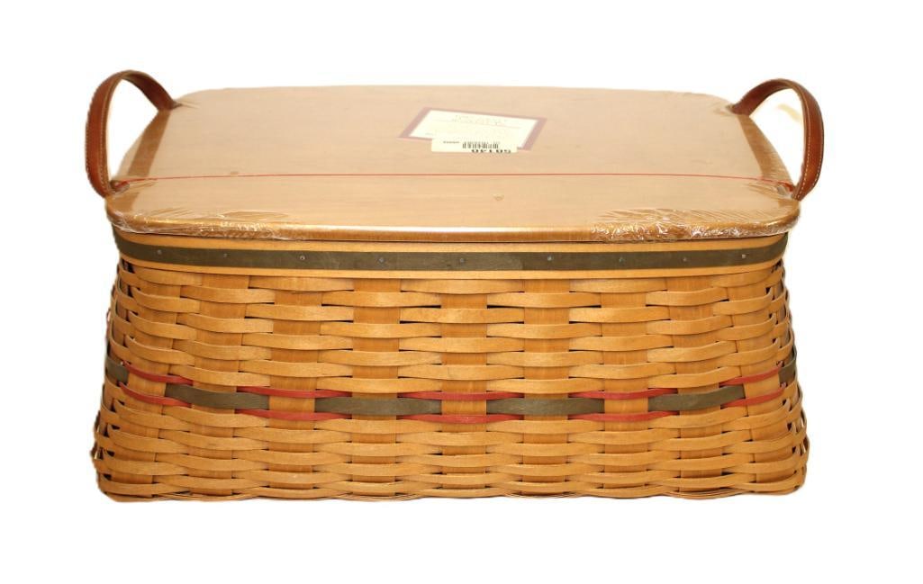 Large Longaberger treasures basket with new lid (1 of 2)