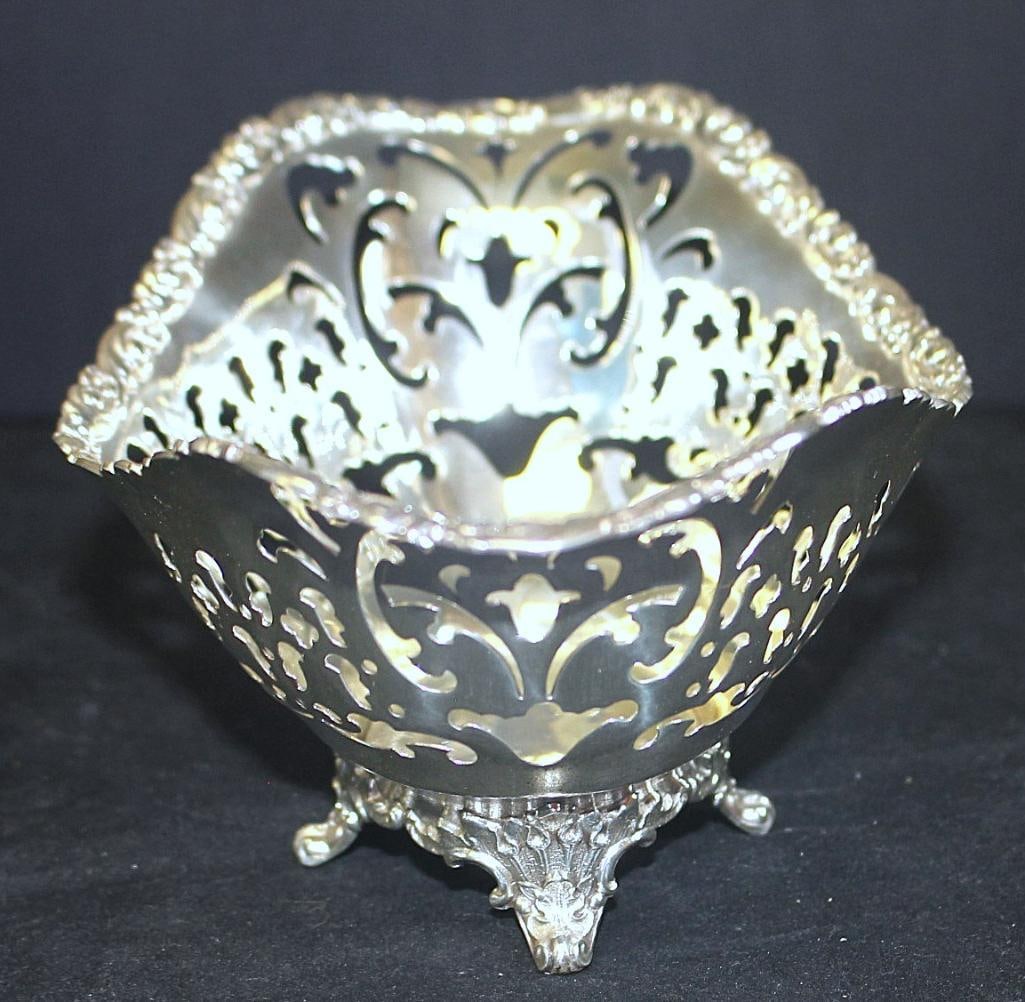 Tiffany & Co. sterling silver footed bowl/basket (186.5 grams): sterling silver bowl 3" high, 7" wide