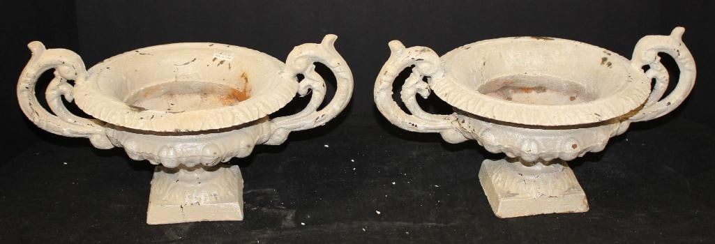 NEW Lot of 2 Cast Iron White painted Planters (1 of 5)