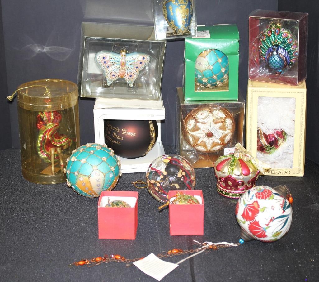NEW lot of 13 assorted glass Christmas ornaments (1 of 8)