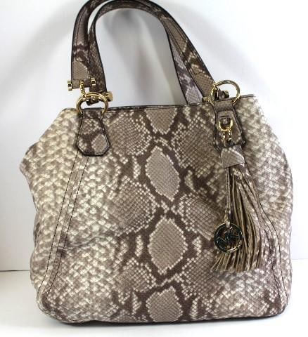 NEW with tags, Michael Kors Large Bucket Bag (1 of 10)
