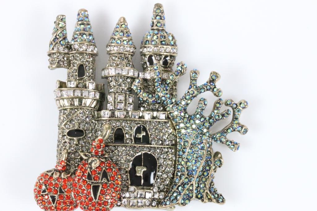 NEW Designer Heidi Daus  Spooktacular Haunted House Halloween Pumpkin Large Brooch (1 of 7)