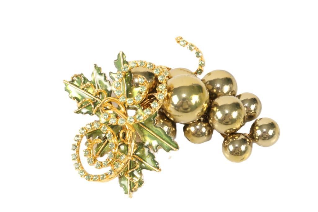 NEW Lunch at the Ritz 22kt gold plate Huge Grape Brooch Pendant (1 of 5)