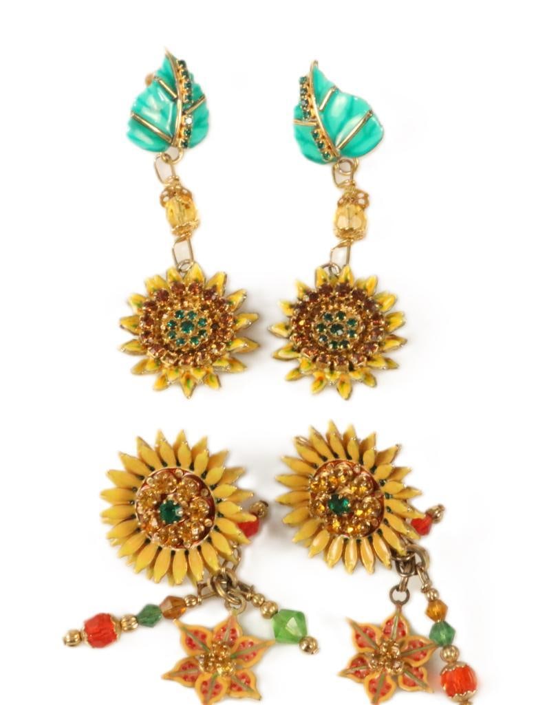 LUNCH AT THE RITZ 24 Kt gold plated Lot of 2 Pair Pierced Sunflower Earrings (1 of 9)