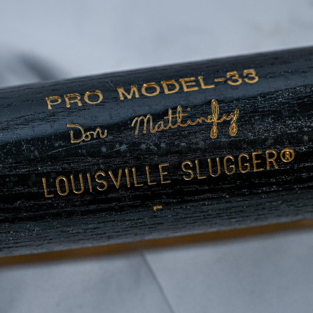 Don Mattingly New York Yankees Louisville Slugger Pro Model 33 - 33 Inch Bat: This rare and highly coveted AUTHENTIC collector’s Bat Louisville Slugger Pro Model 33 - 33 Inch Bat by Don Mattingly from New York Yankees represents a piece of Baseball History. This is a RARE